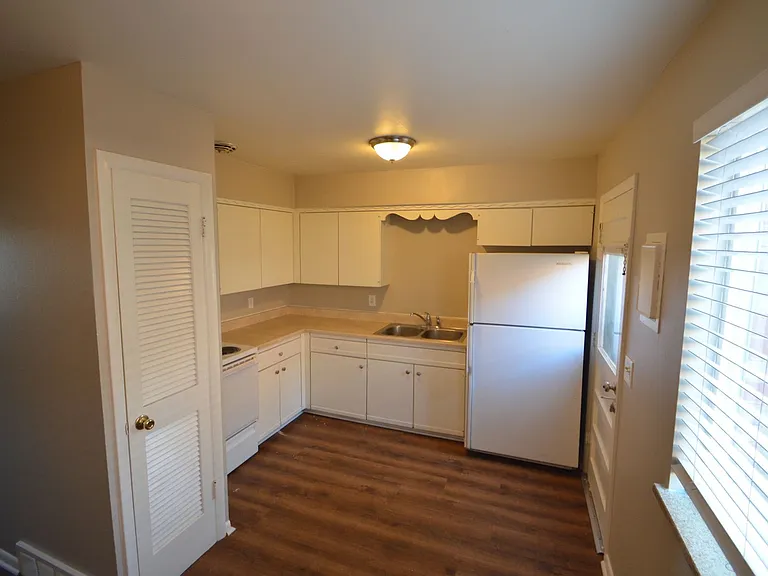 5521 S Delaware St — Photo 6