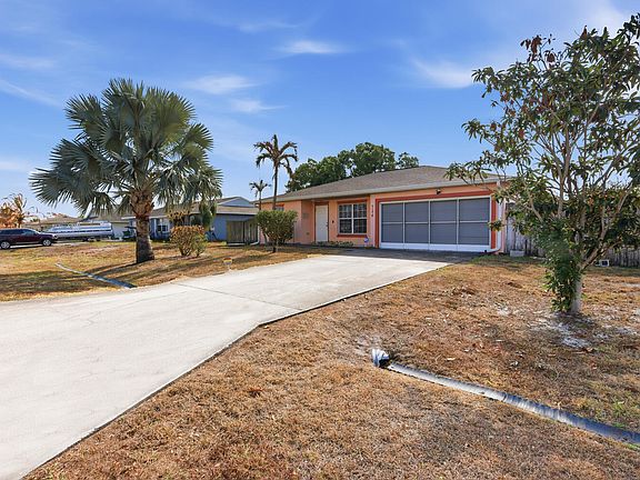 3rd image of 726 SW Bond Road