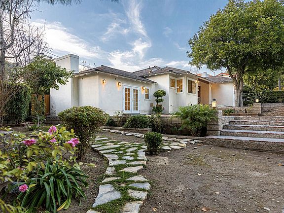 4th image of 5101 La Canada Blvd