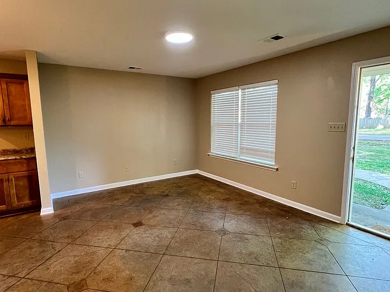 7754 Commodore Rd — Photo 6