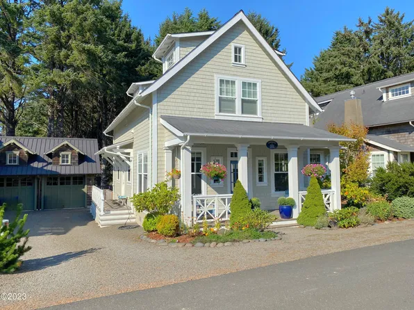 2063 NE 56th Dr, Lincoln City, OR 97367