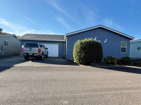 668 NE 54th St, Newport, OR 97365