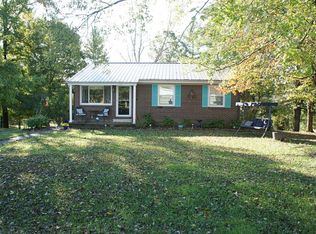 310 Circle Dr, Vienna, IL 62995