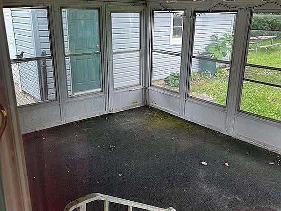 5th image of 2813 Hazelwood Ave