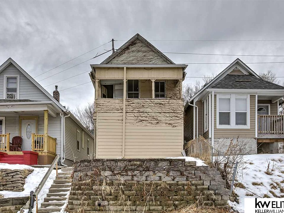 1st image of 2525 Rees St