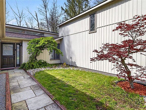 2nd image of 311 Saint Catherines Cir