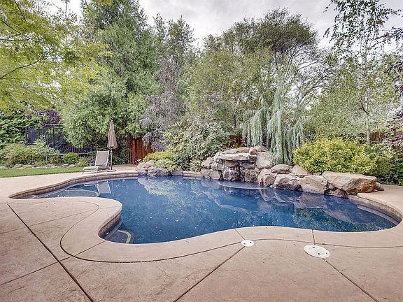 3rd image of 3053 Portillo Ct