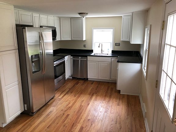3rd image of 2190 Marston Dr
