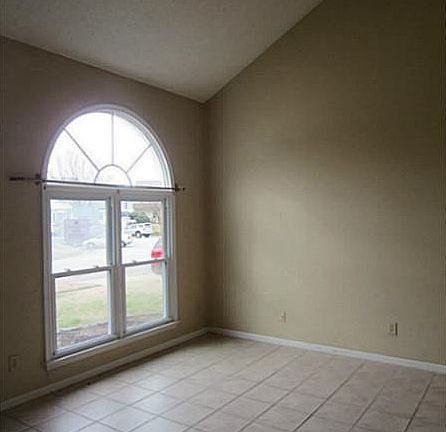 5th image of 5741 Glen View Dr