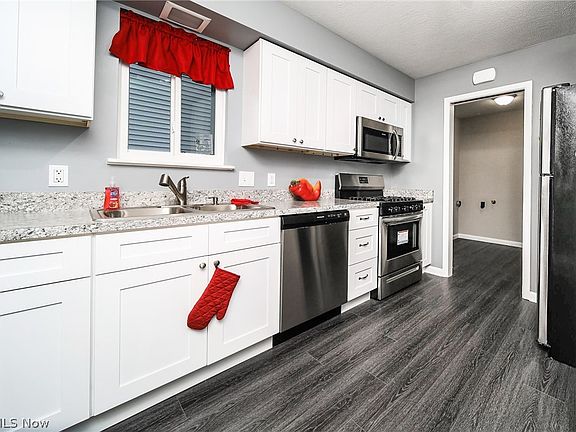 5th image of 32890 Alva Dr