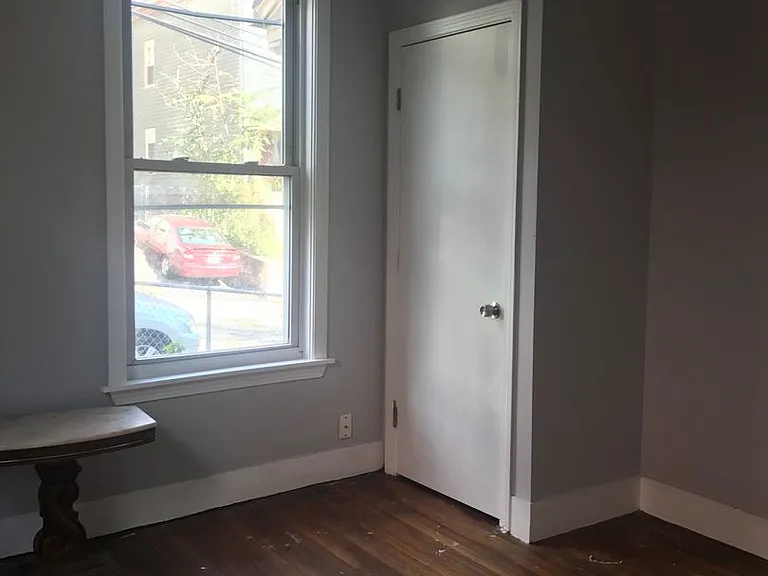 22 Downer Ave — Photo 4