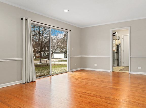 4th image of 12 Saint Ives Ln
