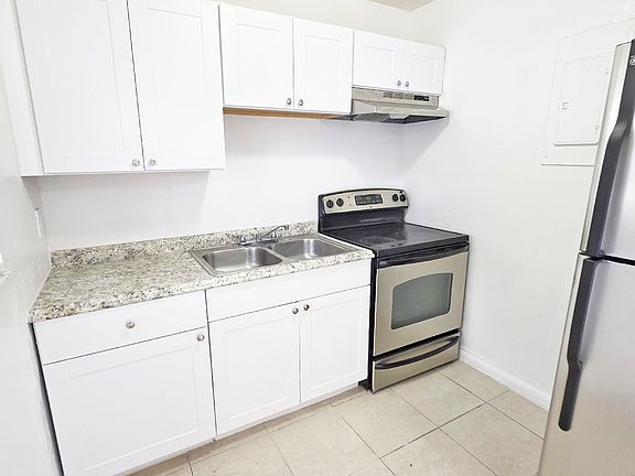 3rd image of 4872 Serafica Dr #4974