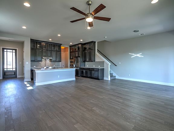 4th image of 611 N Cuernavaca Dr Unit 307
