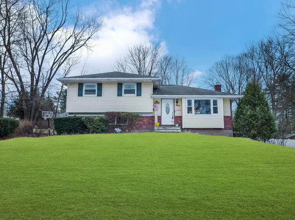 3 Spruce Drive, Nanuet, NY 10954