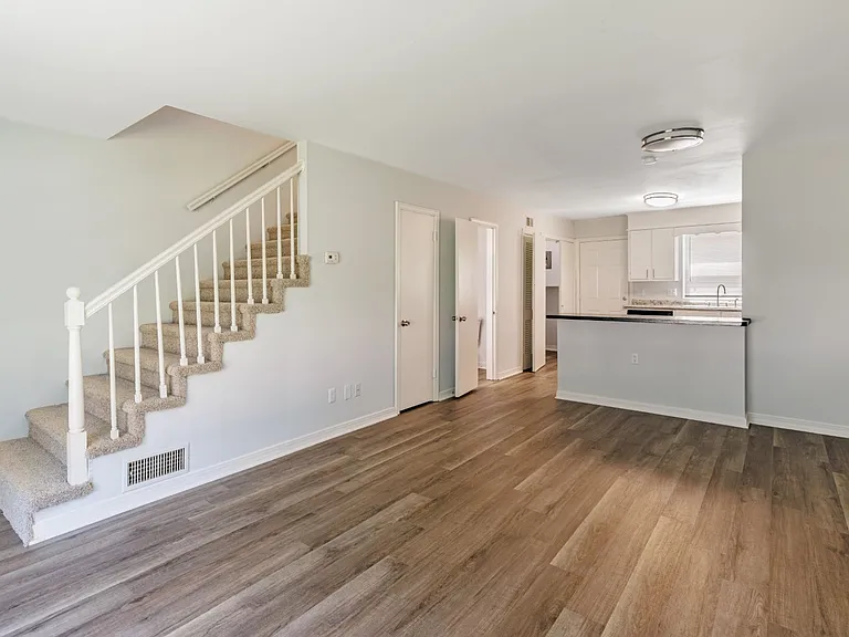1311 Blair St — Photo 4