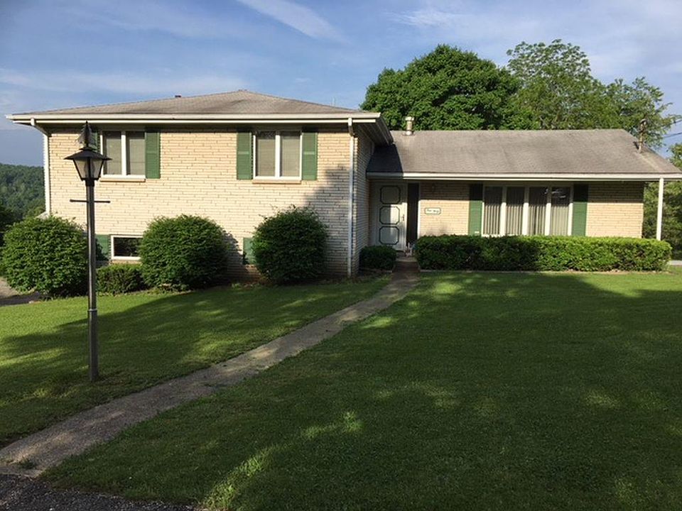 1st image of 430 Pine Ter