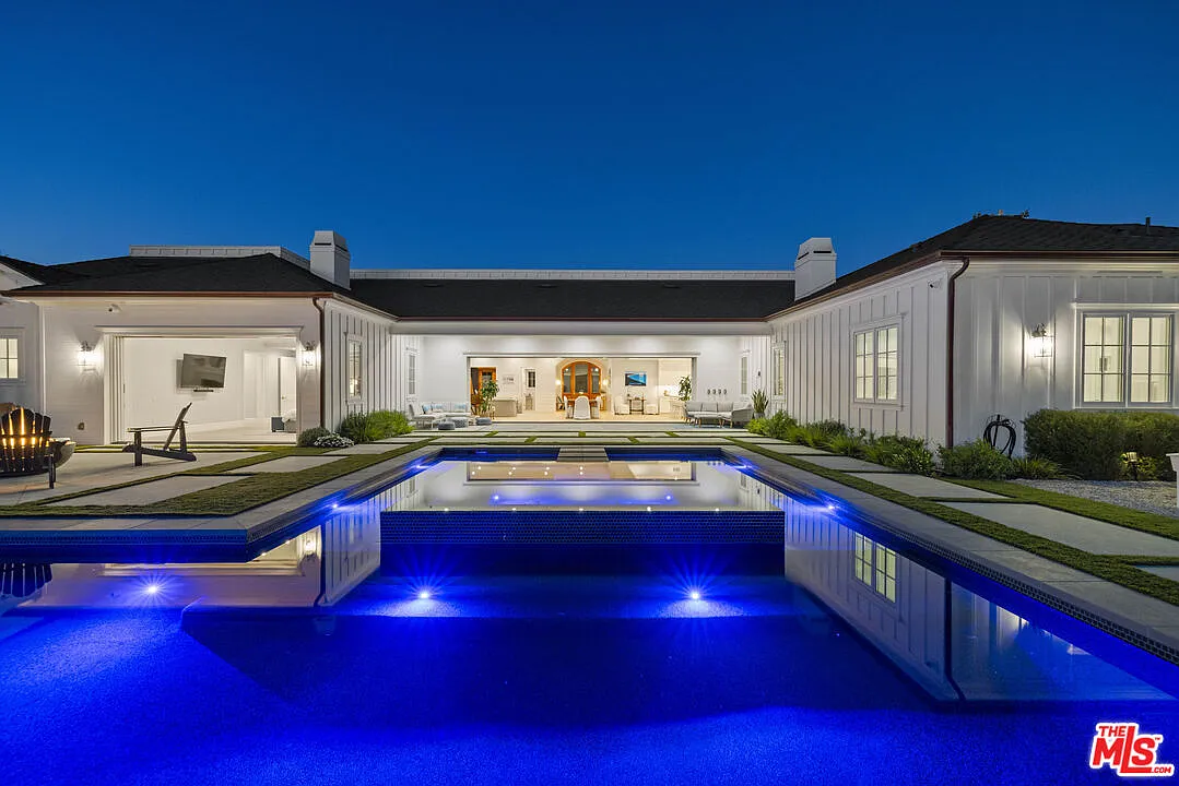 8 bed, 8.0 bath, 7300 sqft, $55,000 — Photo 1