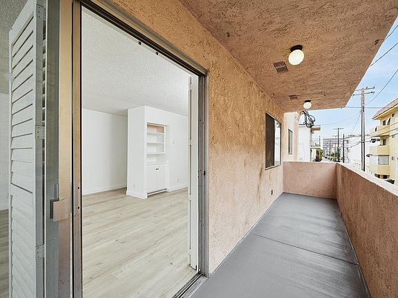 5th image of 1028 7th St APT 104