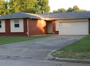 2805 Circle Dr, Muskogee, OK 74403