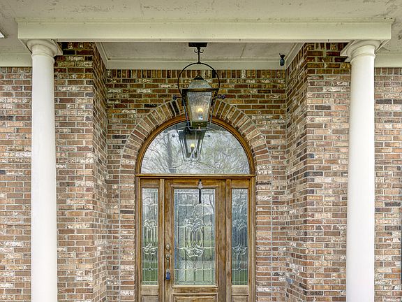 2nd image of 204 Pebble Beach Dr