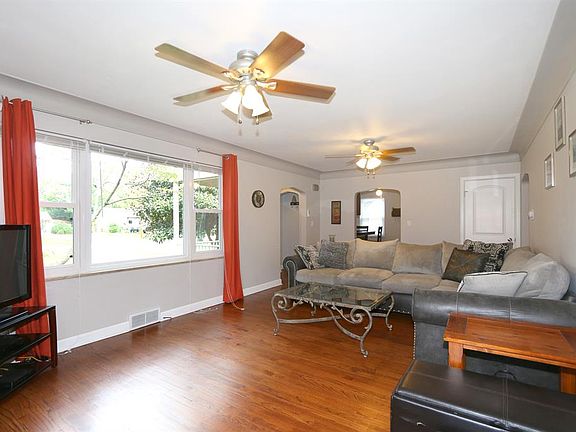 4th image of 681 Wyoming Ave