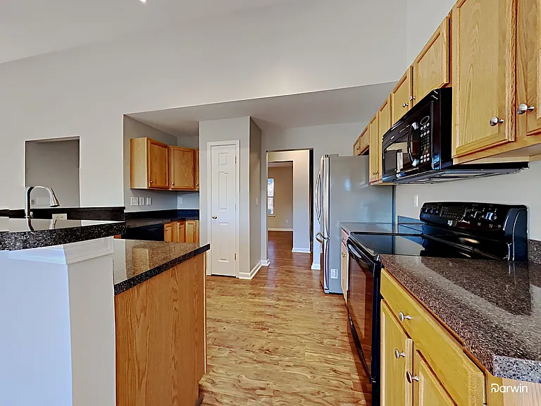 337 Courtland Ct — Photo 3