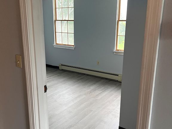 3rd image of 36 Mary St #201