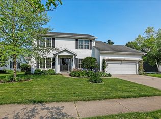 504 Cushing Dr, Savoy, IL