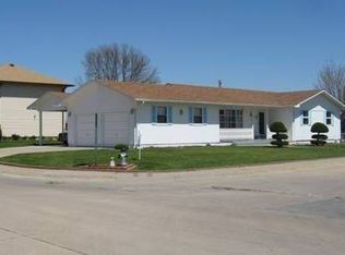 912 W 31st St, Hastings, NE 68901