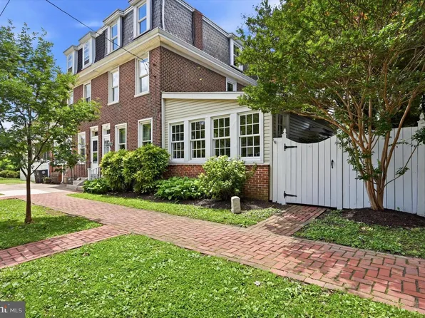 209 E 10th Ave, Conshohocken, PA 19428