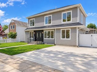 22 Miller Circle, Hicksville, NY 11801