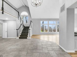 25 Gatehouse Rd, Bedminster, NJ 07921