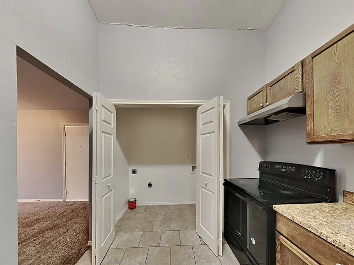 2405 Cripple Creek Dr — Photo 6