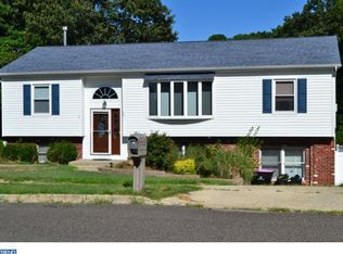 38 Sunset Dr, Clementon, NJ 08021
