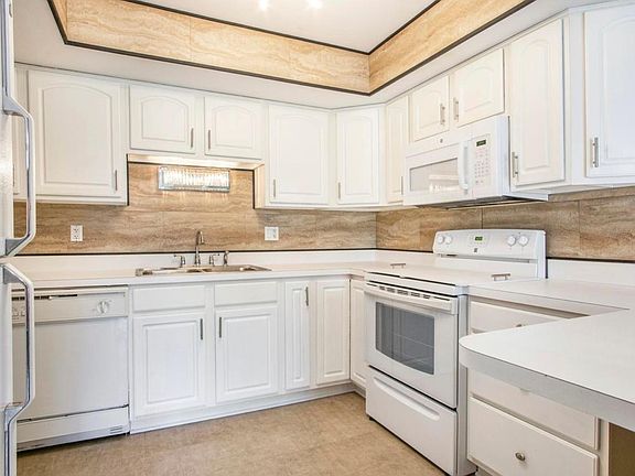 4th image of 820 Lincolnway W APT 311