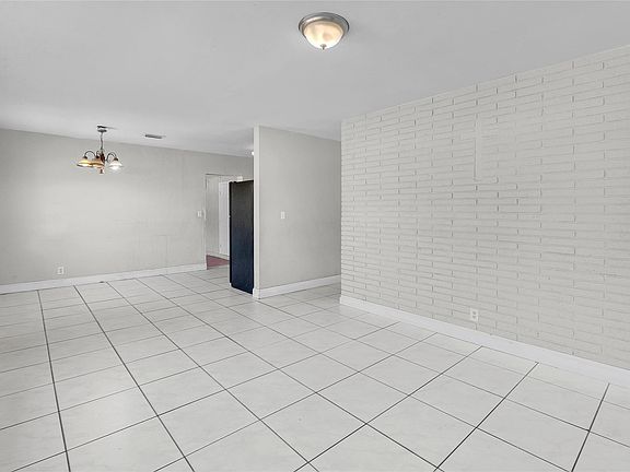 5th image of 1050 NW 25th Way