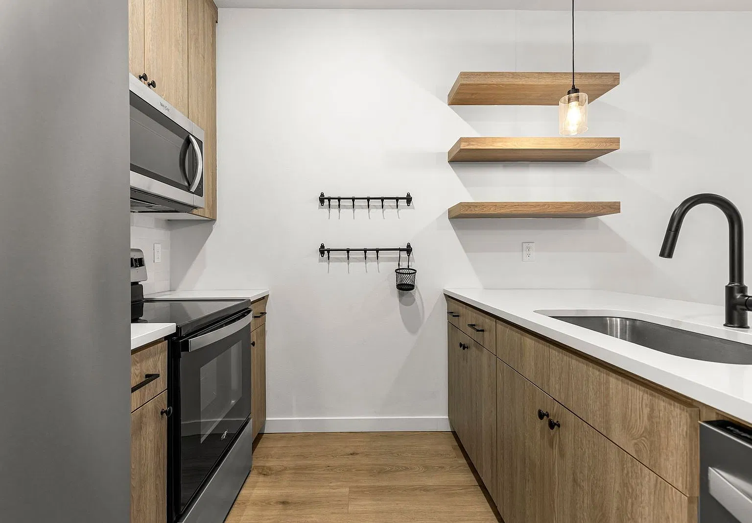 2 bed, 3.0 bath, 953 sqft, $2,695 — Photo 3