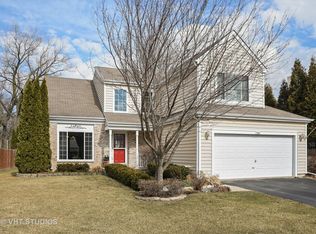 2360 Woodside Dr, Carpentersville, IL 60110