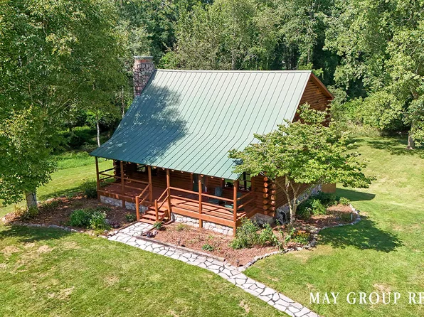 10915 Cascade Rd SE, Lowell, MI 49331