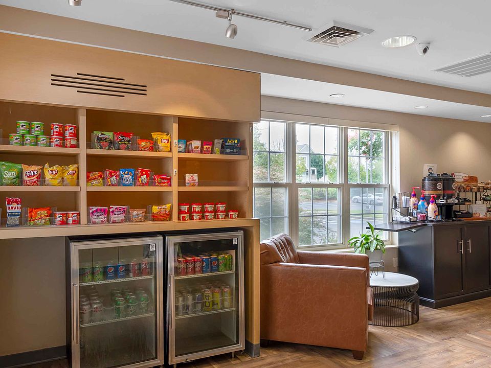 Lobby and Guest Check-in