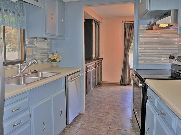 2nd image of 5307 State Highway 303 NE