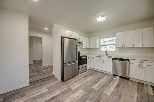 Studio, 1015 sqft, $1,300 — Photo 1