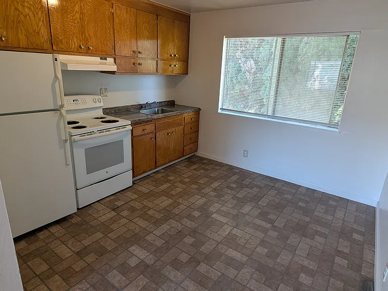 14305 Bancroft Ave #4 — Photo 4