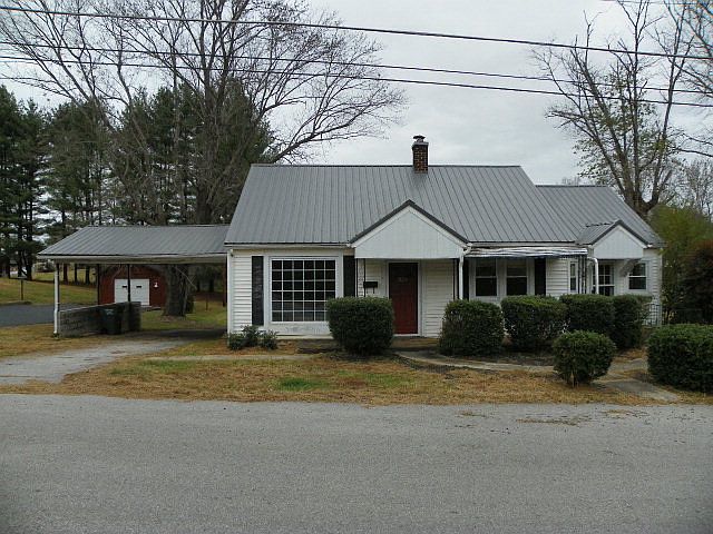 1st image of 334 Windsor Dr