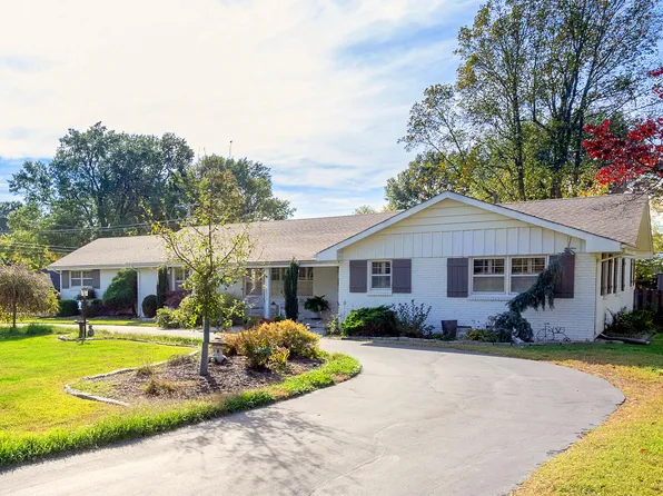 2313 S Meadowview Avenue, Springfield, MO 65804