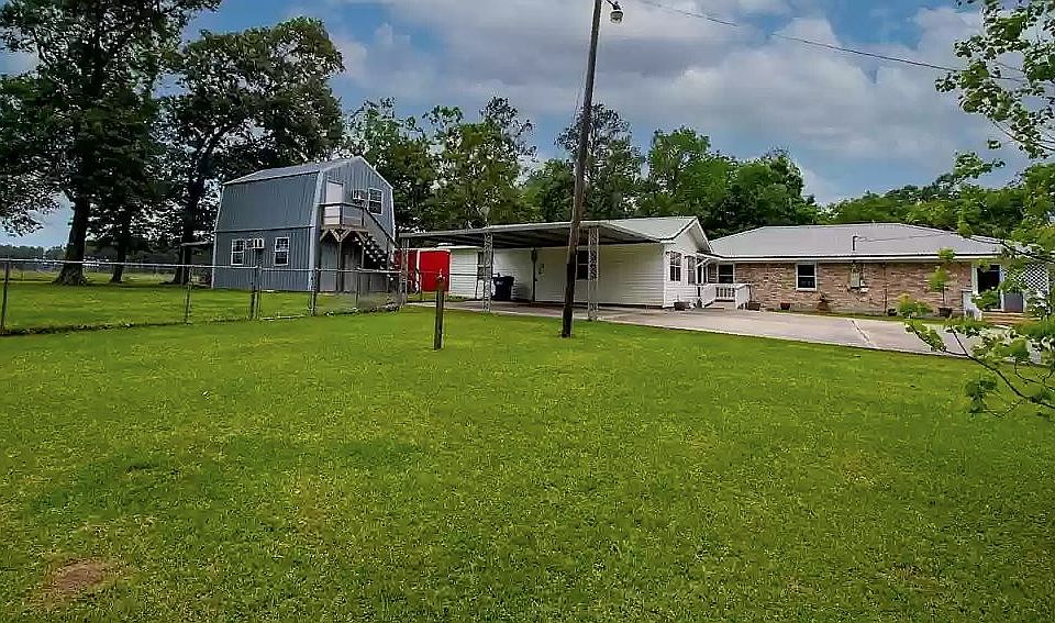 1st image of 482 Lakeshore Dr