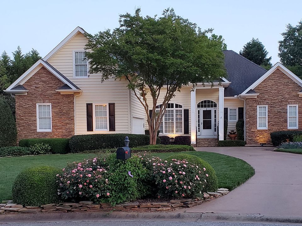 1st image of 14 Garden Corners Ct