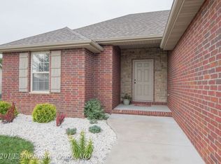 1201 E Fieldstone Dr, Ozark, MO 65721