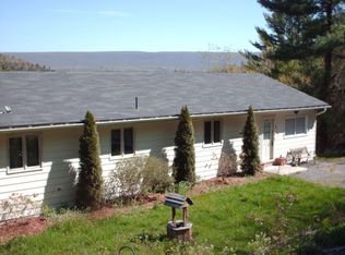 324 Earl Ln, Kunkletown, PA 18058